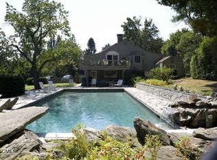 4 Summitt Rd, Newtown, CT 06470