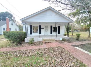 1713 Murchison Rd, Fayetteville, NC 28301