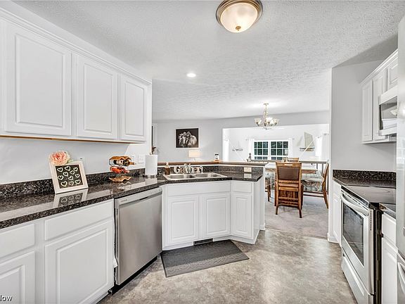 2nd image of 29120 Pembrooke Blvd
