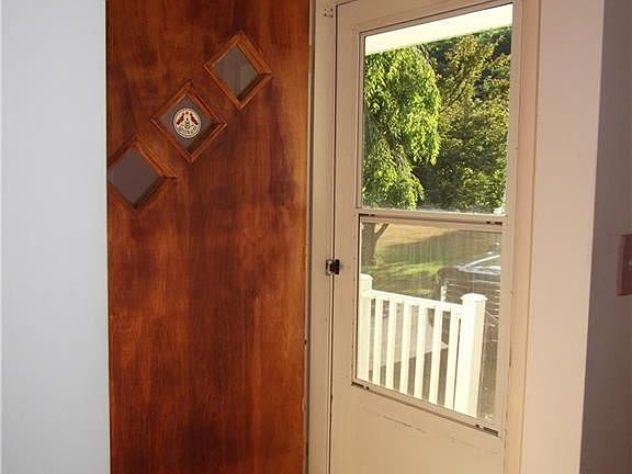 4th image of 15304 Armes Ct