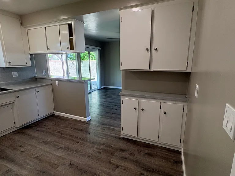 1531 Sansinena Ln — Photo 12