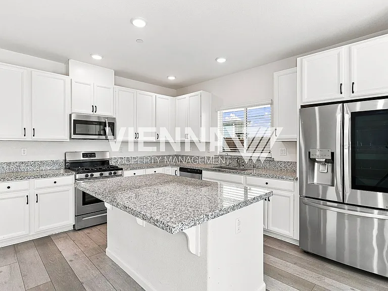 3033 Welton Cir — Photo 5