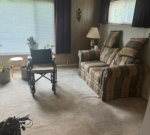 4th image of 7402 W Park Dr