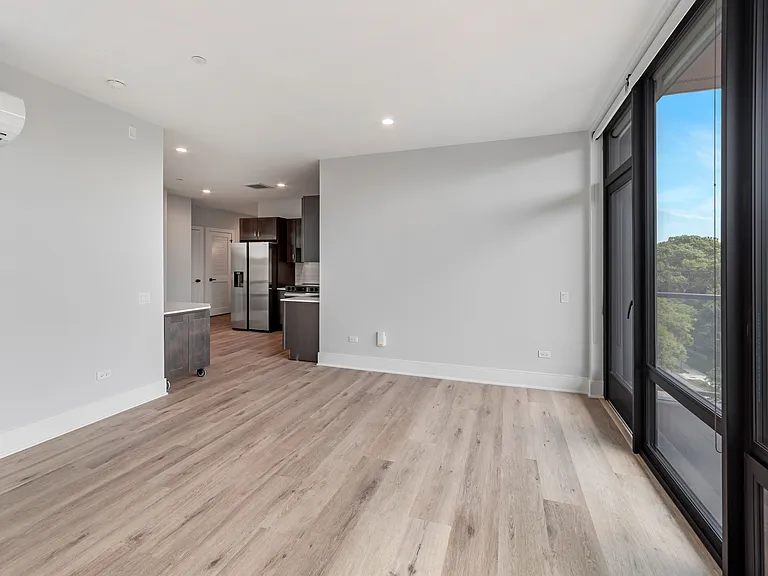 The Pierce At 7 Van Buren — Photo 31