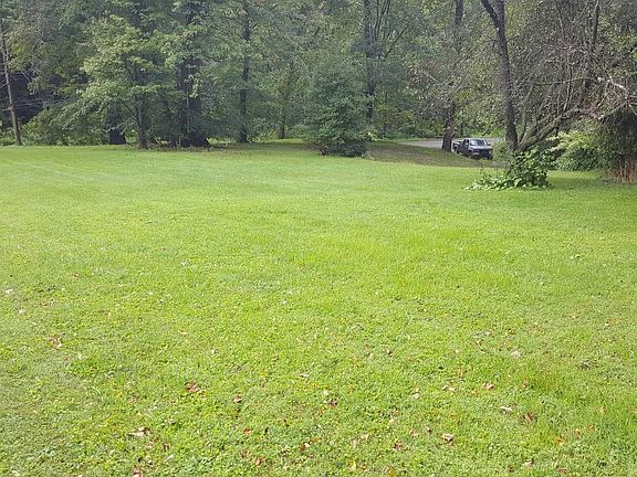 Vehicle top right of pic!