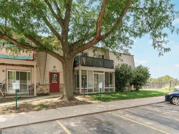 2434 Independence Ln Unit 208, Madison, WI 53704