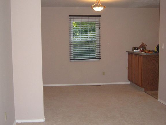 5th image of 1939 Thorpe Cir