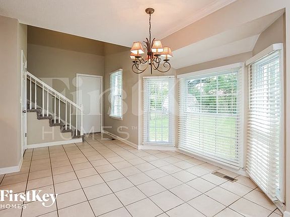 4th image of 2332 Vanderbilt Dr