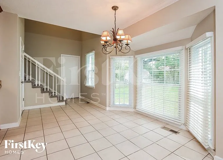 2332 Vanderbilt Dr — Photo 4