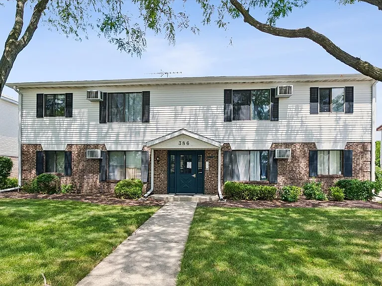 386 Echo Ln #4 — Photo 1