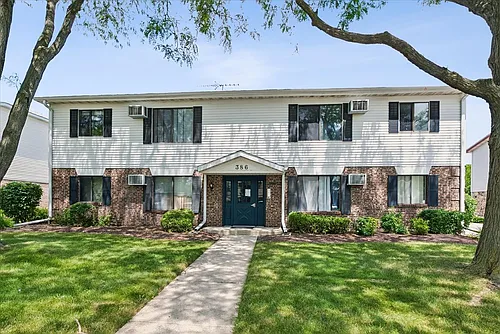 386 Echo Ln #4 Photo 1