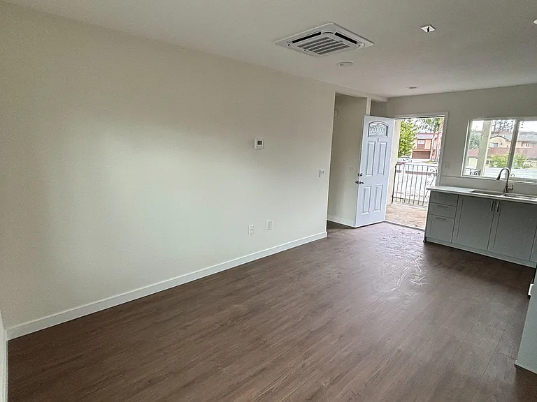 14316 Christine Dr — Photo 27