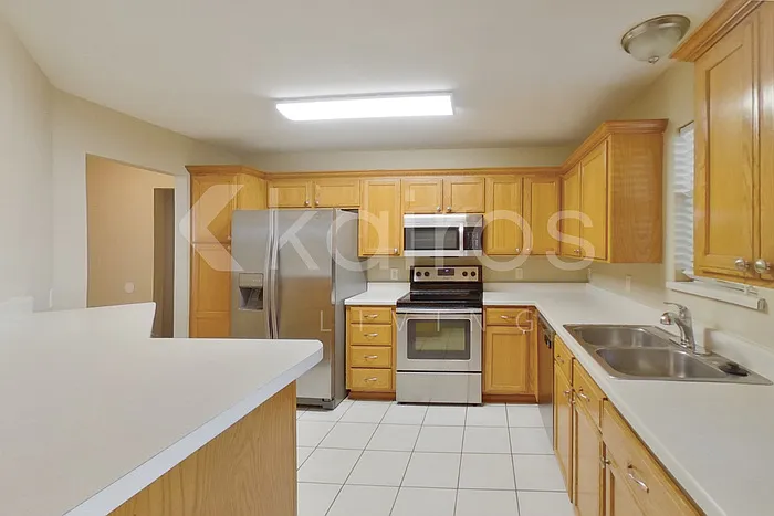 1129 NE 8th St — Photo 10