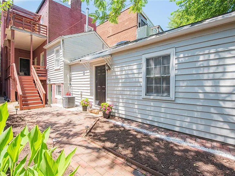 512 W Marshall St #C — Photo 1