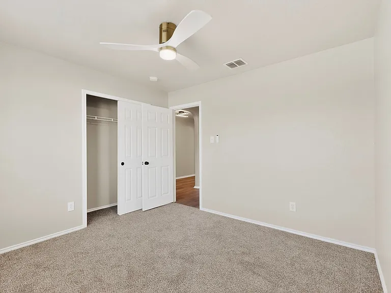 2614 Brighton Park — Photo 18