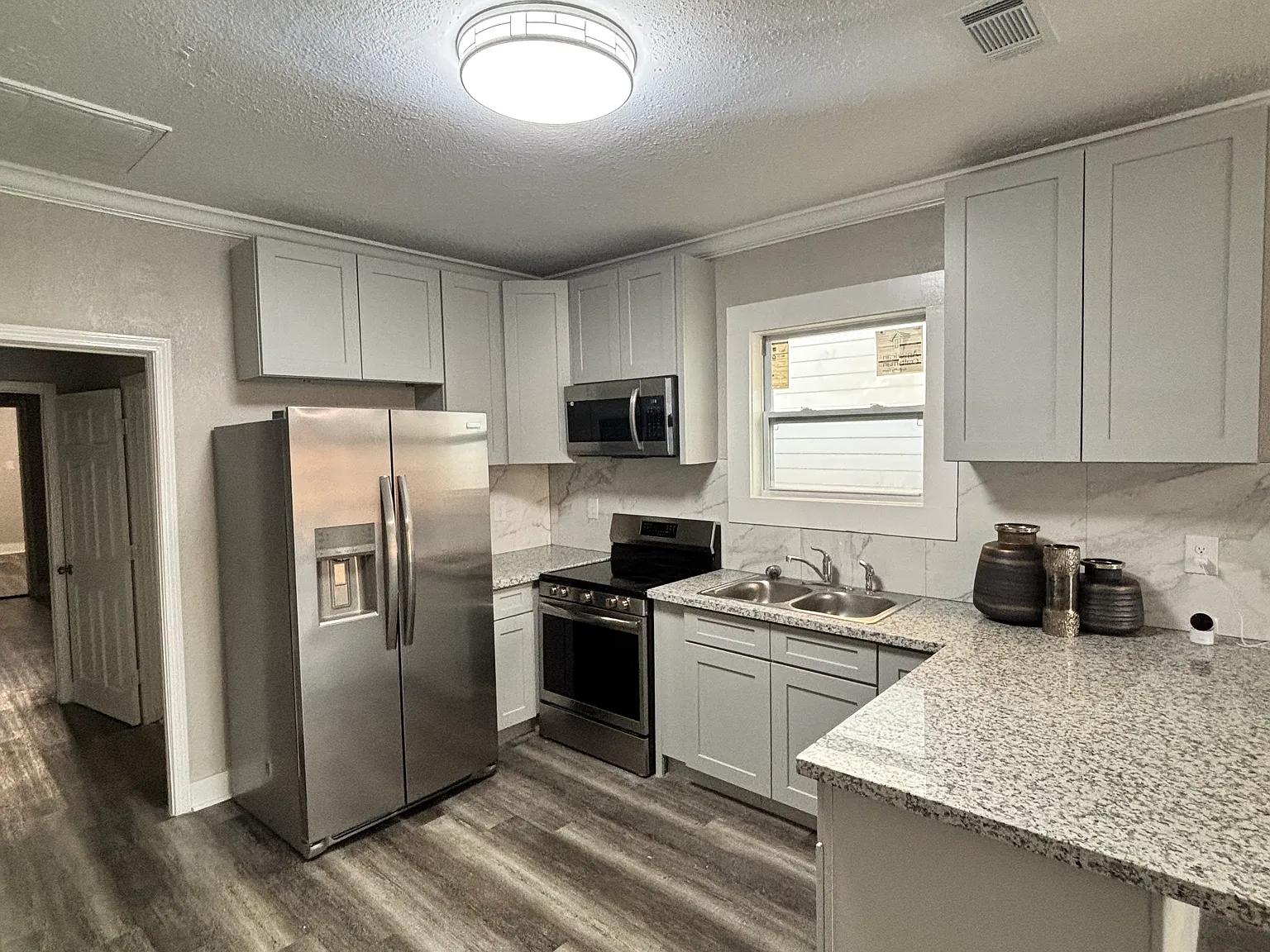 2 bed, 900 sqft, $1,518 — Photo 3