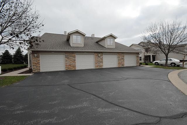 1st image of 5704 Oak Village Dr