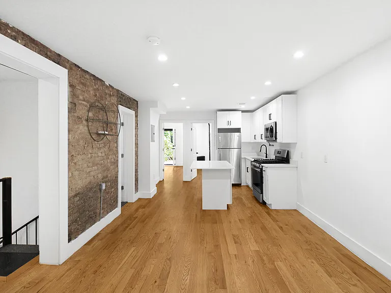 70 Halsey St #1 — Photo 6