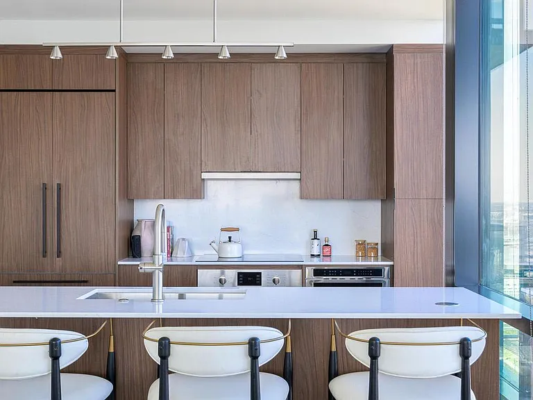 1-5 Dock St #Penthouse 2904 — Photo 9
