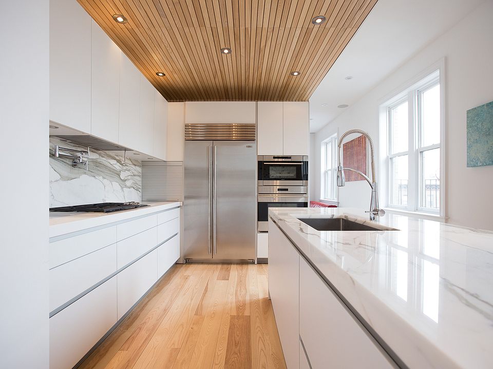 1st image of 582 2nd St APT 4R