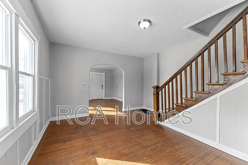 2 bed, 1.0 bath, $875 — Photo 3