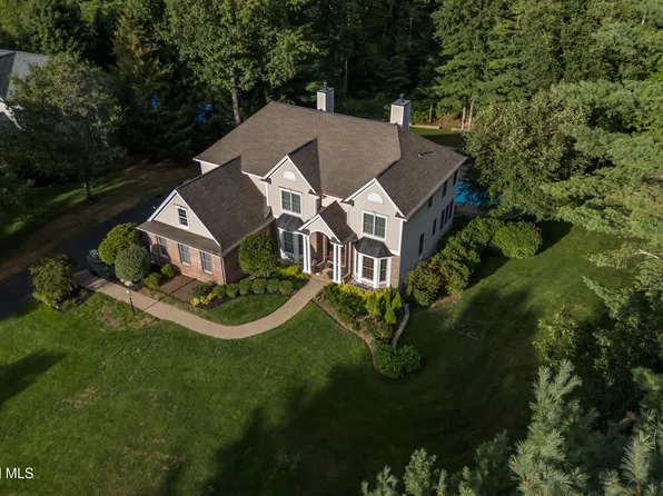 2 Magnolia Drive, Saratoga Springs, NY 12866