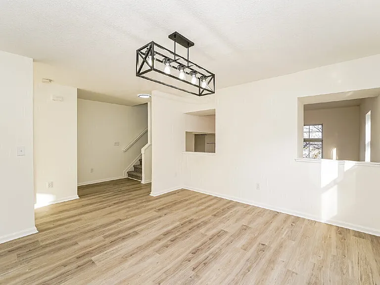 821 Nela View Rd — Photo 8