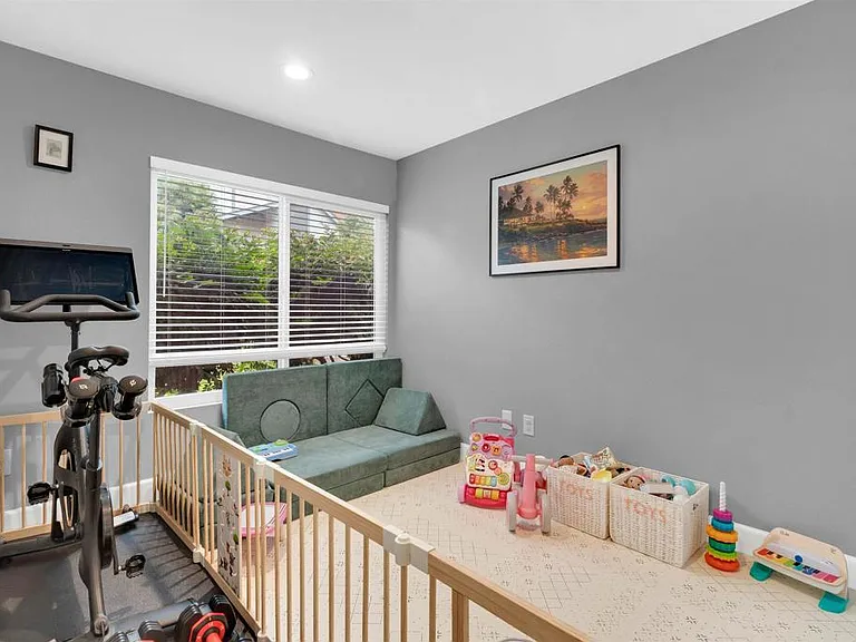10618 Esmeraldas Dr — Photo 13