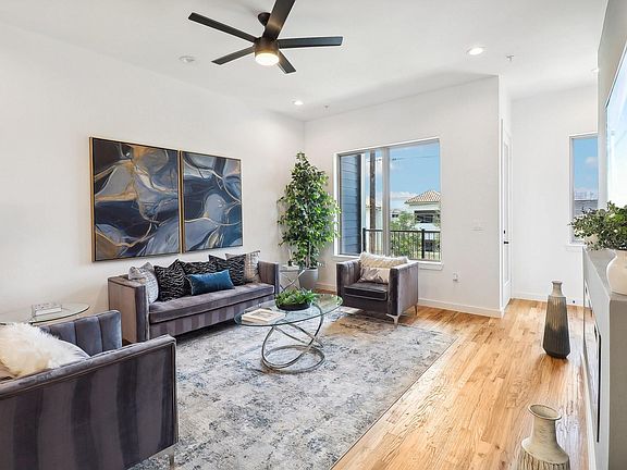 5th image of 4204 San Jacinto St #104