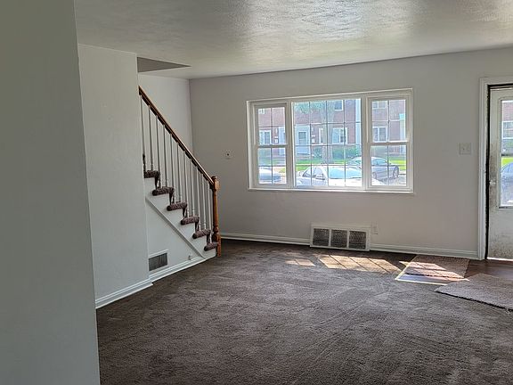 4th image of 934 N Prairie Ave