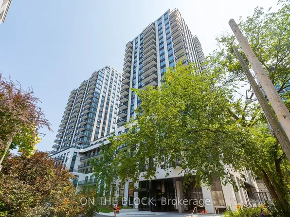 91 Montclair Ave #830, Toronto, ON M5P 1P5