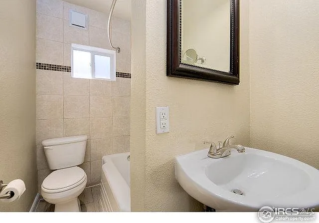 2579 Gray St — Photo 7