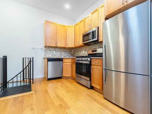 200 Sackett Street image 1 of 10