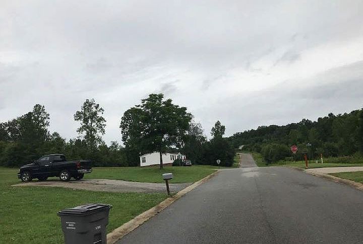 2nd image of 421 Anchor Rd