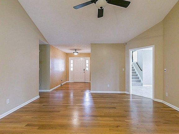 3rd image of 1910 Turfland Dr #3/3