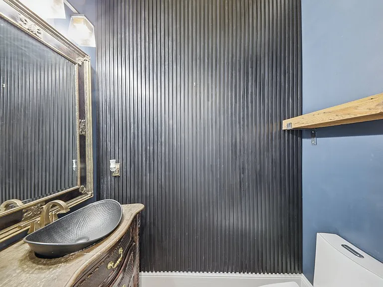 209 Highland Park — Photo 14