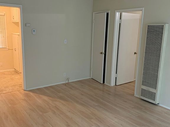 3rd image of 2319 Montrose Ave #5