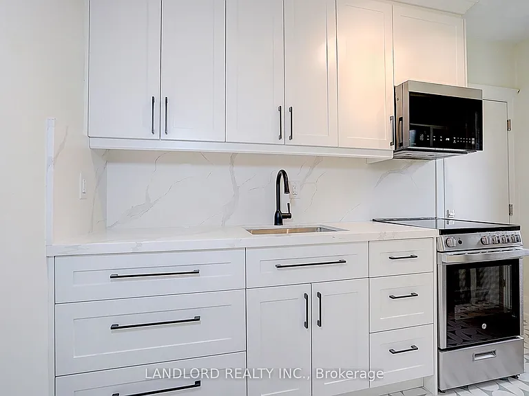 2520 Bloor St W #12 — Photo 19