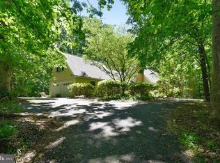 1424 Crowell Rd, Vienna, VA 22182