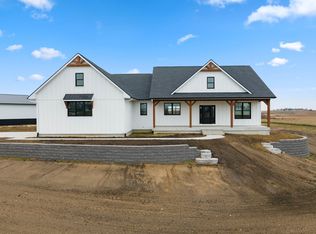 7343 Wagner Rd, Cedar Falls, IA 50613