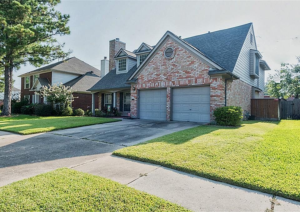 1st image of 16135 Lakestone Dr