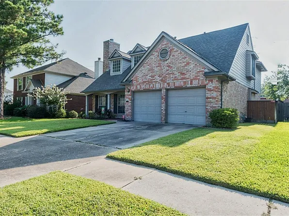 16135 Lakestone Dr, Tomball, TX 77377