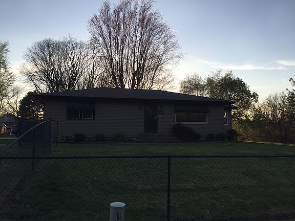 2nd image of 1100 N Sterling Ave