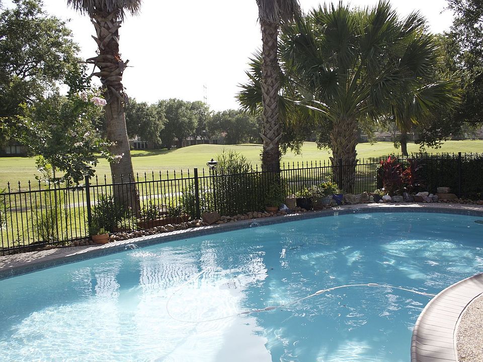 2nd image of 626 Longview Dr
