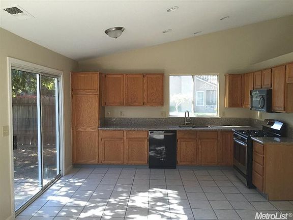 5th image of 788 Cherry Hills Ct