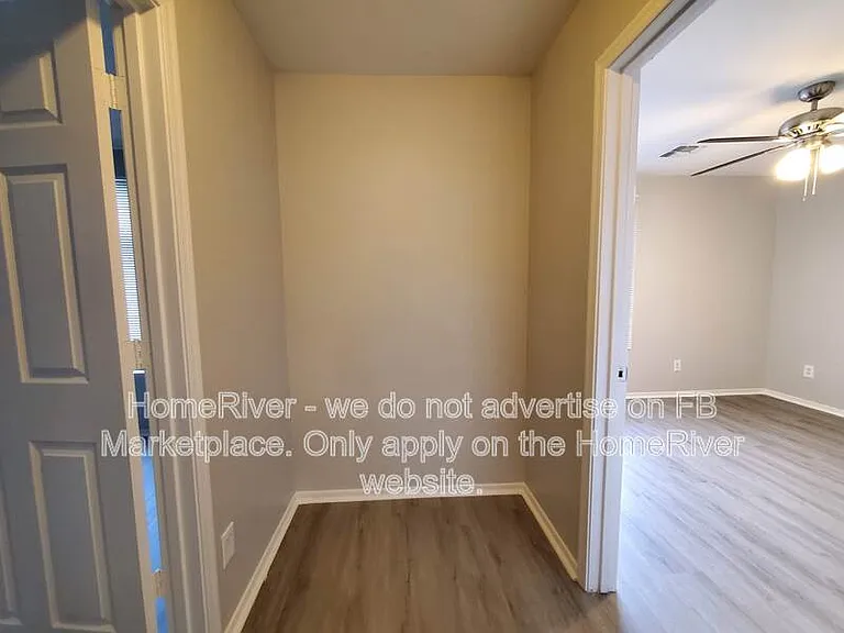 8504 W Jocelyn Ter — Photo 16