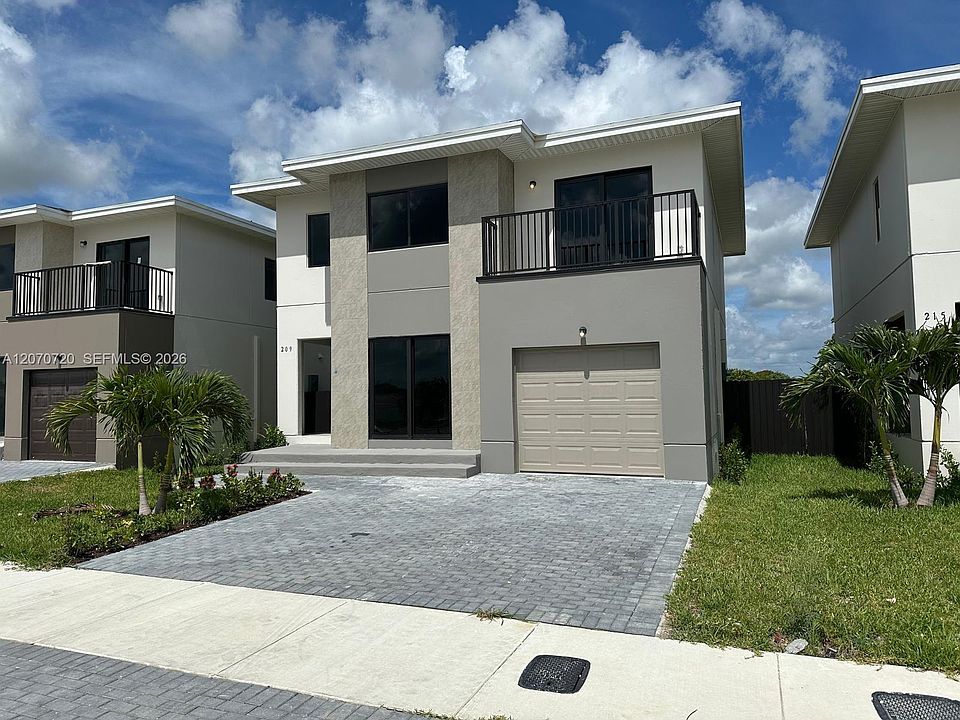 1st image of 209 NW 13th Pl