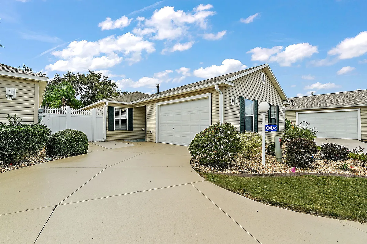 Building Photo - 1468 Rosedale Way