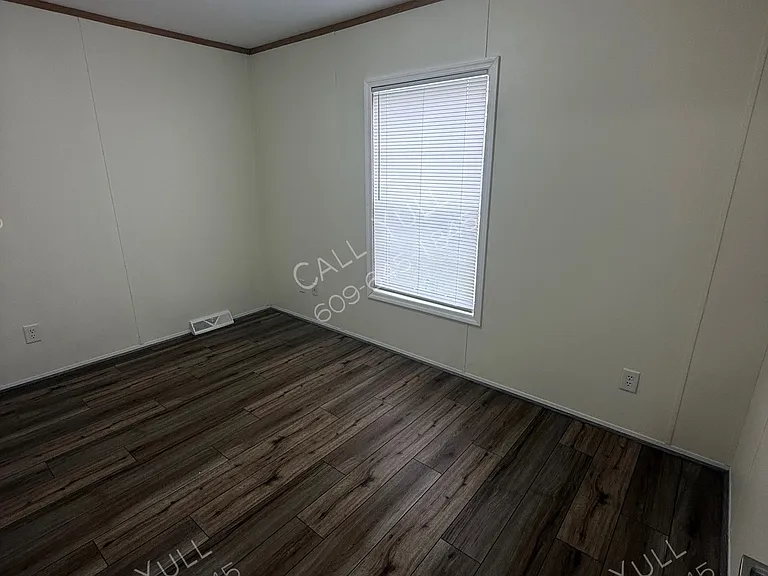 435 Franks Dr — Photo 8