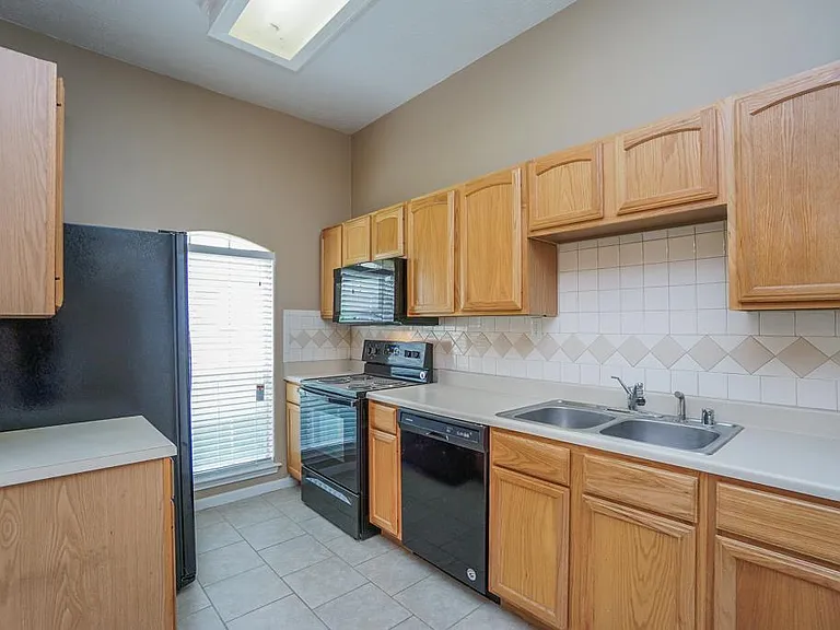 2710 Grants Lake Blvd #E6 — Photo 8